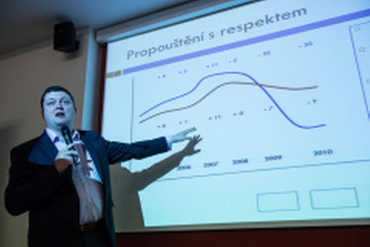 Roman Frkous, specialista na měřitelnou komunikaci, popisuje, jak propouštět zaměstnance s respektem