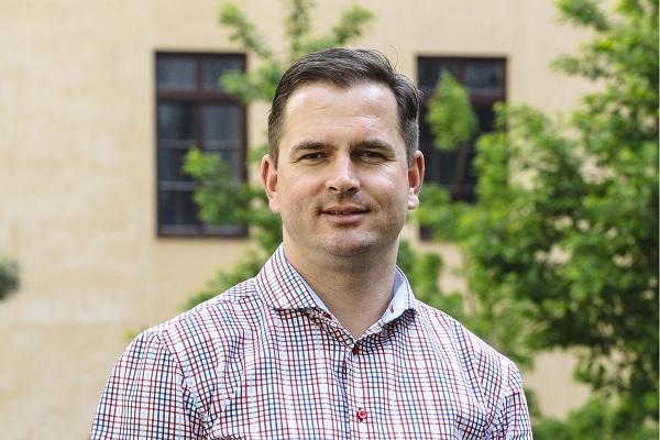 Jakub Štefeček, James Cook Languages