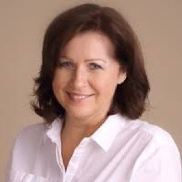 Hana Caltová, HR Director ve společnosti Kofola ČeskoSlovensko a.s., lektorka MBA v oblasti vedení lidí, lektorka kurzu HR Akademie a LEADERSHIP