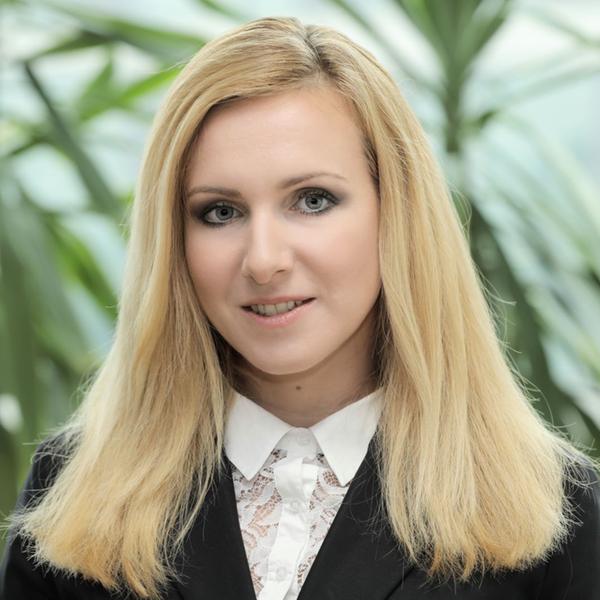 Zuzana Kostiviarová, Deloitte