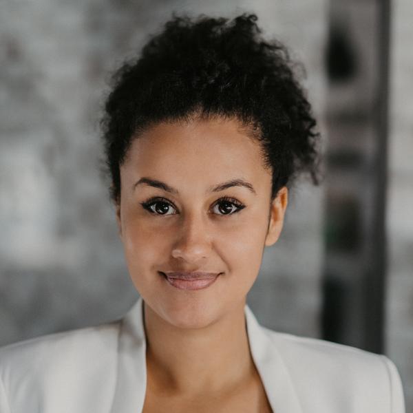 Karin Fuentesová, Digitoo